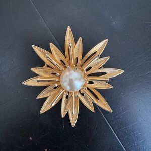 Vintage Gold Sunflower Brooch with Pearl Center